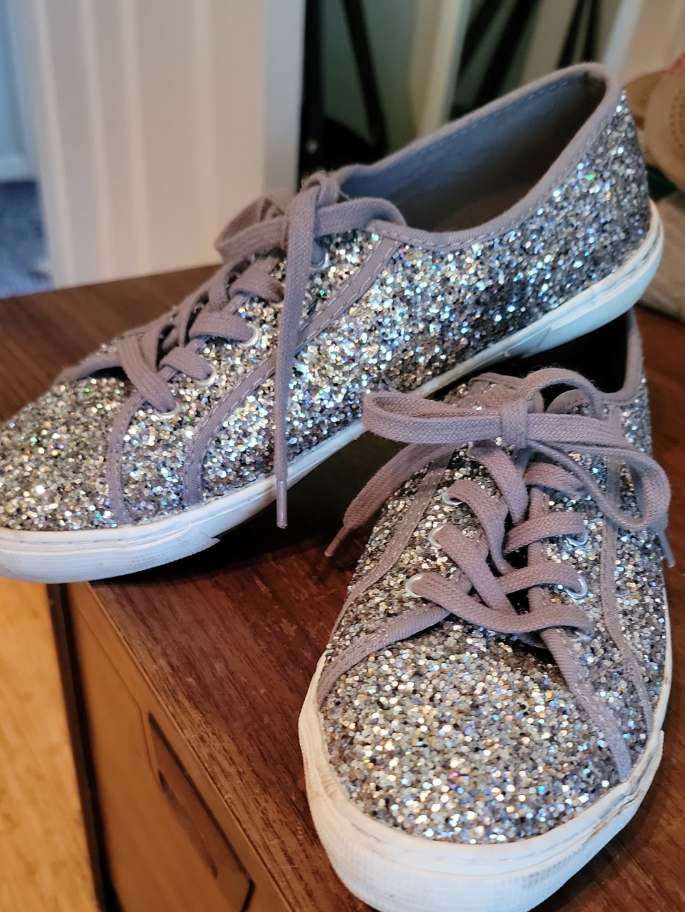 Old Navy Size 10 Silver Glitter Lace-Up Women's Sneakers
